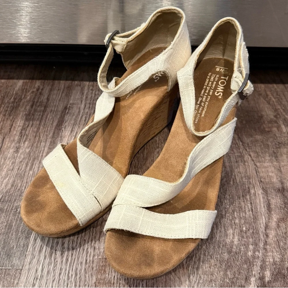TOMS Clarissa Natural Cork Wedge Strappy Tan Heeled Sandal 8 Adjustable Buckle